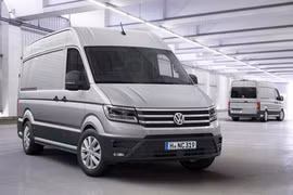 Volkswagen Crafter đối thủ Ford Transit "chốt giá" từ 674 triệu