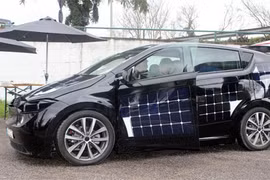 "Soi" ôtô chạy pin năng lượng mặt trời cực chất của Đức