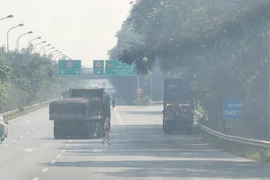 Phát hiện xe quá tải từ mỏ đất phục vụ vành đai 4