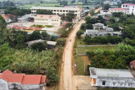 Hòa Bình: Cận cảnh đường trăm tỷ đội vốn, dân khốn khổ ngóng chờ