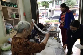 Vì sao đến Hà Nam nhất định phải ăn bánh cuốn chả nướng Phủ Lý?