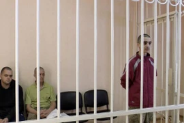 Án tử của phe ủng hộ Nga đối với binh sĩ Anh có thể là "mồi nhử" London