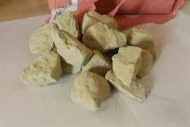 Loại đá ma thuật khiến phụ nữ khi mang thai thèm ăn ở Kenya