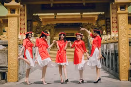 “Ngũ long công chúa” Bình Dương chụp ảnh đón Tết siêu đáng yêu 