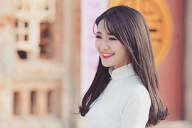 Say đắm nụ cười của nữ sinh Đại học Văn hóa Hà Nội