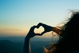 Con gái, phụ nữ và đàn bà... chẳng qua cũng chỉ là danh xưng