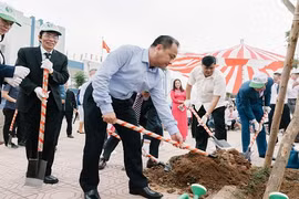 Toyota Việt Nam “Chung tay xanh hóa học đường“