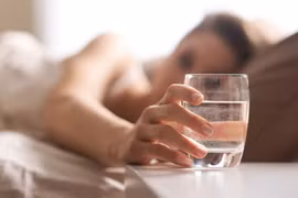 3 loại nước uống khi bụng đói cực gây hại