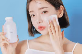 Trang điểm sao để không bị nhòe, bết dính mùa hè?