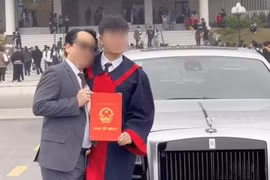 Thực hư chuyện đại gia Phú Thọ tặng Rolls-Royce Ghost làm quà tốt nghiệp