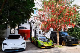 Những chiếc xe khủng rời garage của vợ chồng đại gia Đoàn Di Băng