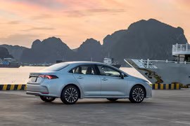 Người mua Toyota Corolla Altis sẽ được giảm giá 80 triệu đồng