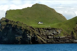 Ghé thăm hòn đảo chỉ có 1 ngôi nhà duy nhất