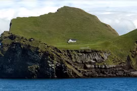 Ghé thăm hòn đảo chỉ có 1 ngôi nhà duy nhất