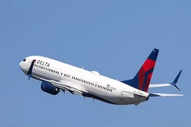 Máy bay chở 141 người quay đầu giữa không trung vì sự cố