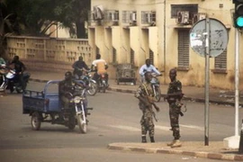 Nhìn lại những cuộc đảo chính chấn động thế giới 20 năm qua