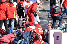 Cảnh hỗn loạn vụ xả súng ở Mỹ hàng chục người thương vong