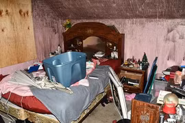 Người đàn ông nghi bị mẹ kế giam cầm suốt 20 năm