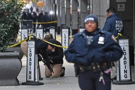 Hiện trường vụ CEO UnitedHealthcare bị bắn chết ngoài khách sạn