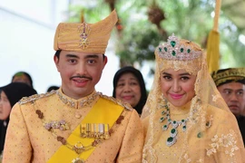 Chiêm ngưỡng váy cưới của cô dâu Hoàng gia khắp thế giới 