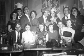 Không khí đêm Giao thừa khắp thế giới hàng chục năm trước