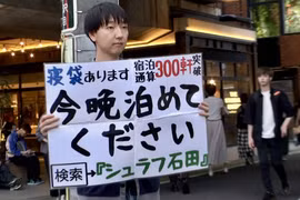 Đi du lịch, thanh niên xin ngủ nhờ nhà người lạ suốt 5 năm