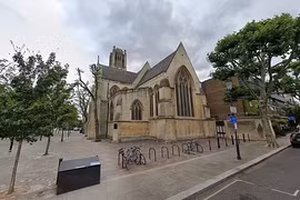 Phát hiện thi thể bé sơ sinh bên ngoài nhà thờ