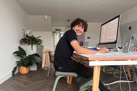 Nam sinh 15 tuổi tự tử gây sốc