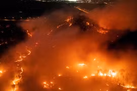 Hình ảnh kinh hoàng về thảm họa cháy rừng ở Hàn Quốc