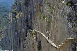 Đi leo núi, cô gái 21 tuổi ngã tử vong thương tâm