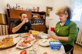 Cuộc sống thường nhật hiện tại của người dân khắp thế giới