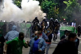 Serbia hỗn loạn giữa đại dịch COVID-19