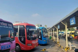 Quá nhiều quy định siết chặt, xe khách tuyến cố định bỏ bến