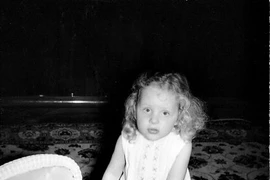 Ảnh thời thơ ấu của nữ Thủ tướng Đức Merkel