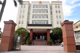 Chi cục trưởng bị giáng chức vì cán bộ “ôm” tiền thuế biến mất