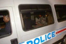 Vụ vượt ngục khó tin, 38 tù nhân...đi bộ qua cổng chính