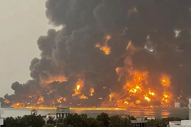 Israel dồn dập không kích lực lượng Houthi ở Yemen