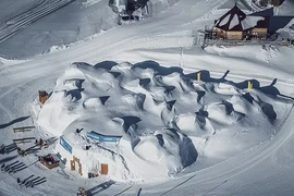 Choáng ngợp tiện nghi trong khách sạn nghỉ dưỡng xây bằng tuyết