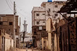 Cuộc sống ở thành phố bị tàn phá nặng nề do xung đột