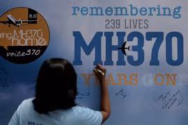Vì sao Malaysia tạm dừng tìm kiếm máy bay MH370 mất tích?