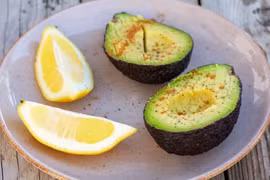 Quả bơ giúp chị em giảm cân như thế nào mà được săn mua?