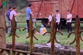 Bò qua đường sắt lúc say xỉn, người đàn ông bị tàu hoả đâm tử vong