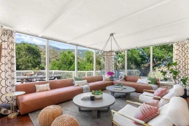 Bên trong biệt thự 6,9 triệu USD của đạo diễn ‘Vệ binh dải ngân hà’