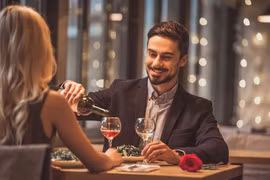 'Gái gọi' cao cấp hé lộ sở thích bệnh hoạn của đại gia