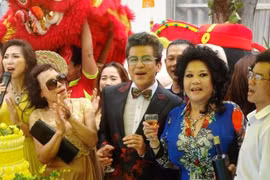 MC Thanh Bạch lần đầu tiết lộ lý do tổ chức đám cưới 10 lần với 'bà trùm' Thúy Nga