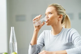 Cách uống nước chuẩn nhất để thải sạch chất độc