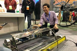 Nể phục anh nông dân lớp 7 SX máy nông nghiệp xuất khẩu 14 nước