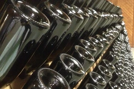 Giải mã nguyên nhân chai rượu vang thường lõm đáy