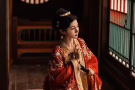 Phi tần cắm sừng vị vua tài hoa và nhận kết cục thảm thương