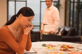 Nếu duyên vợ chồng đã hết, càng níu kéo càng thêm đau lòng
